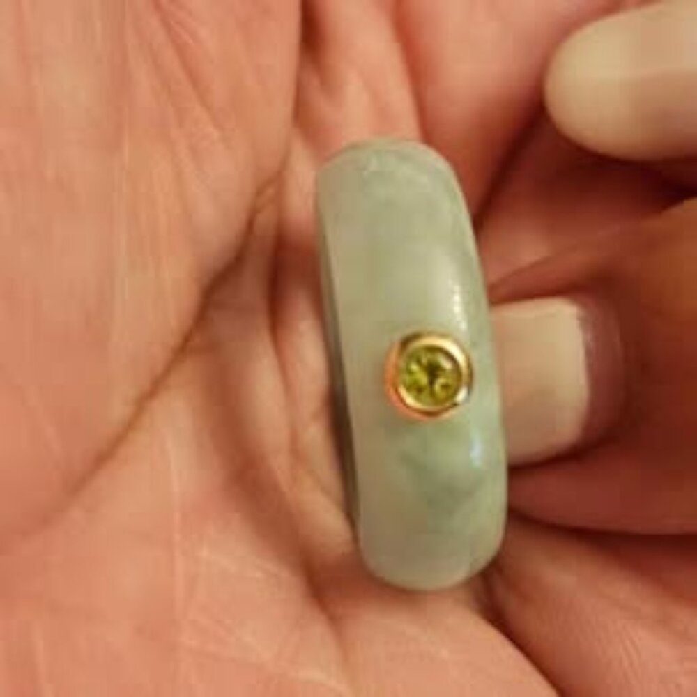 14kt Gold Peridot Jade Ring